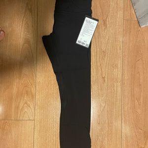 BNWT Lululemon Align leggings. Size 4.